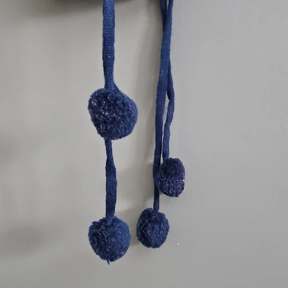 #30 Charming Knit Blue and White Leg Warmera And Pompom Hat Set - Picture 2 of 5